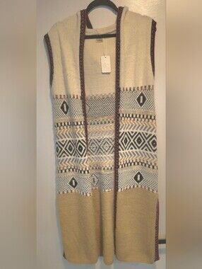 LR Open-Front Cream Patterned Hooded Knit Vest